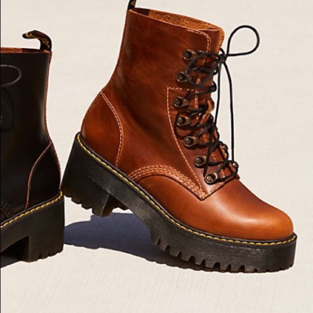 Dr. Martens Leona style